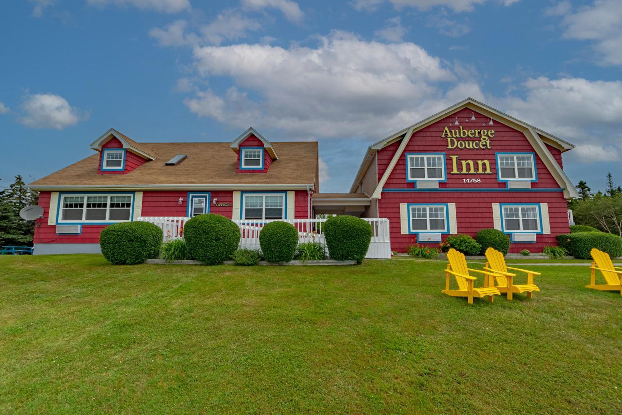 Auberge Doucet Inn Cheticamp Exterior photo