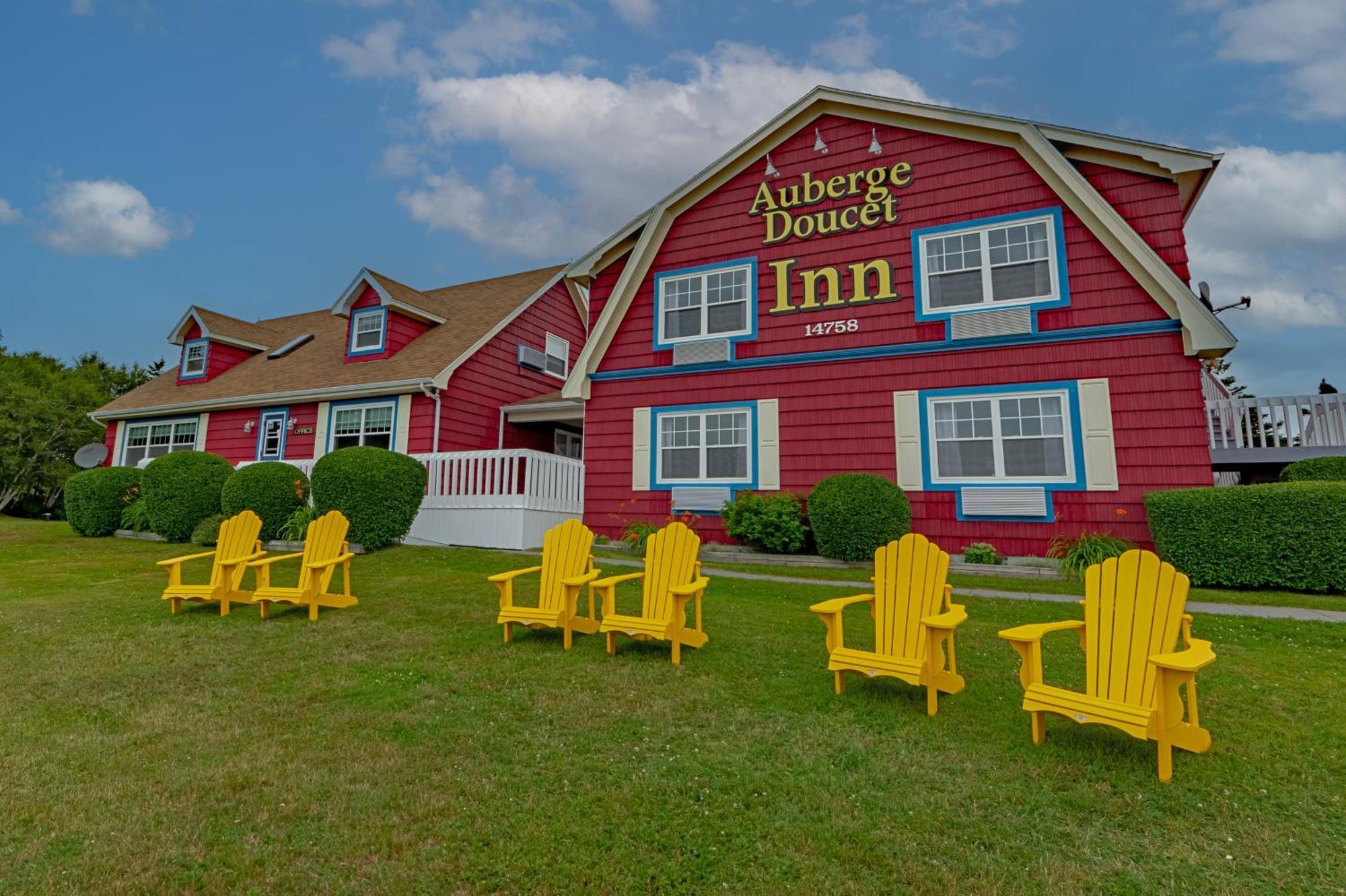 Auberge Doucet Inn Cheticamp Exterior photo