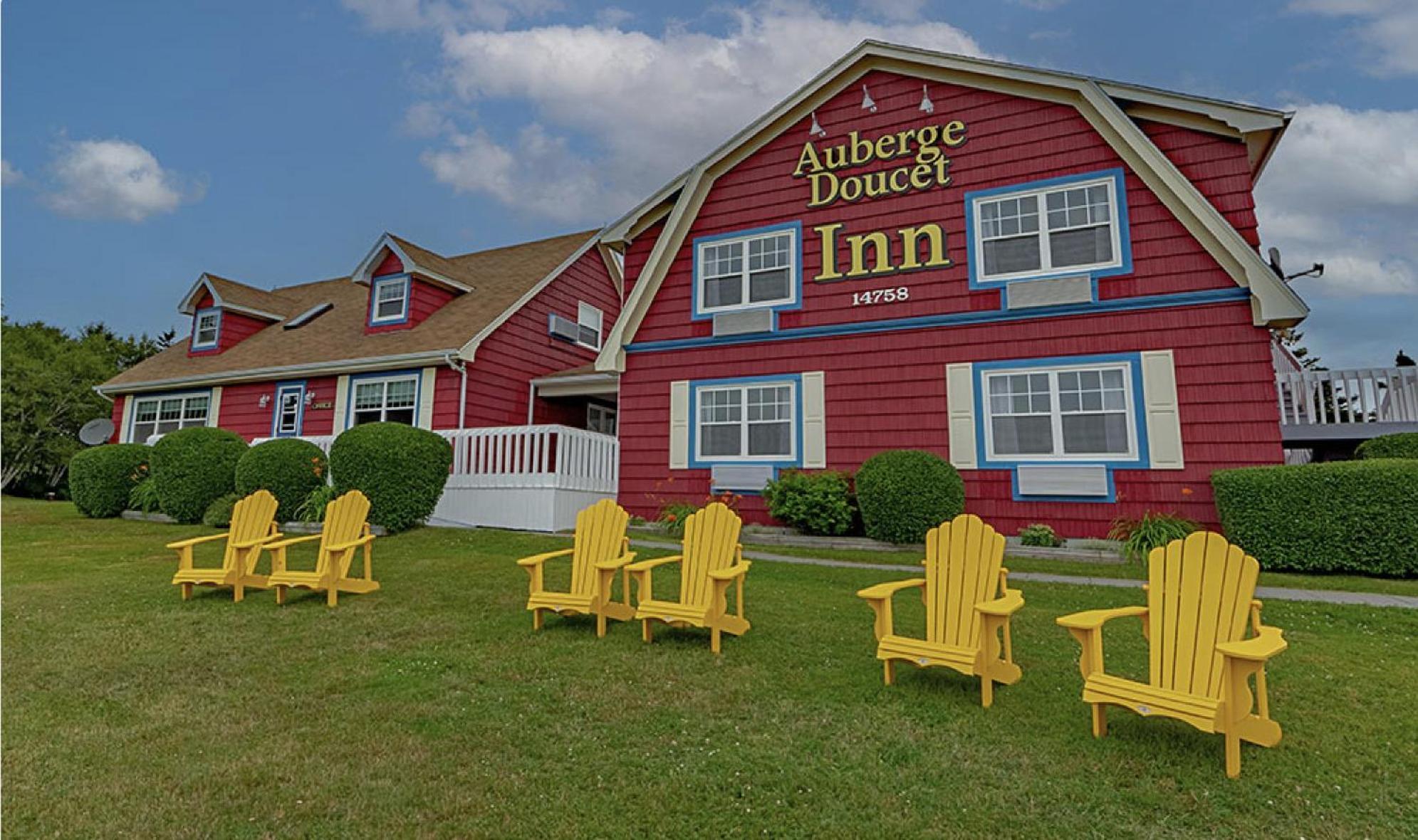 Auberge Doucet Inn Cheticamp Exterior photo