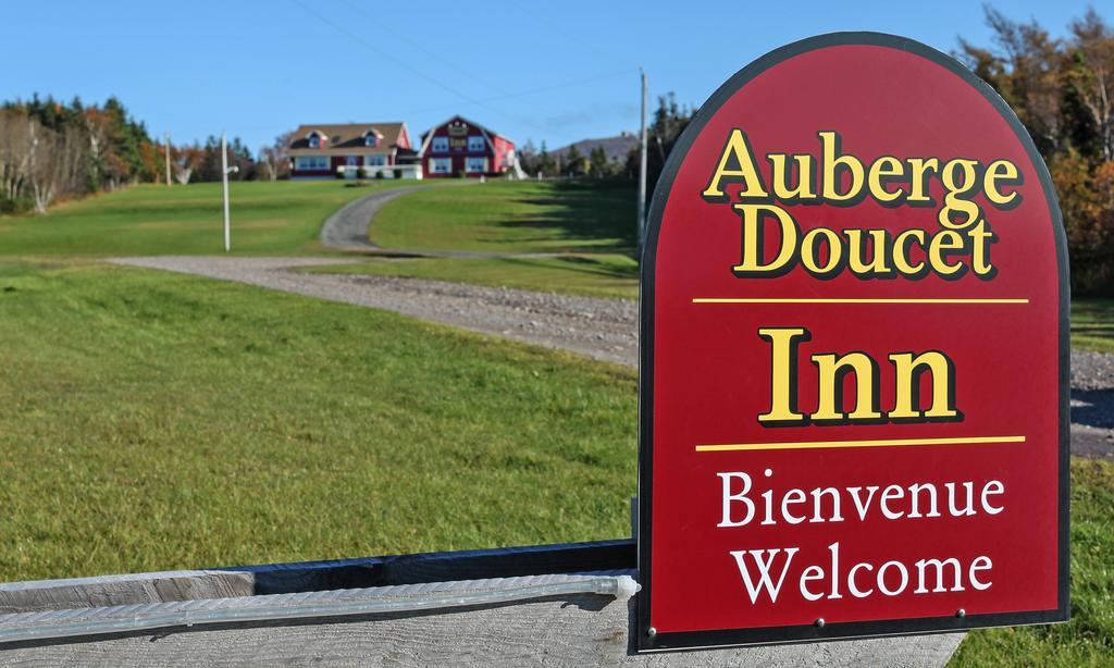 Auberge Doucet Inn Cheticamp Exterior photo