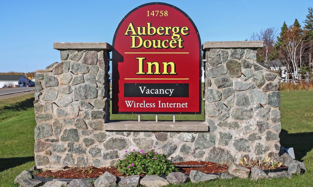 Auberge Doucet Inn Cheticamp Exterior photo