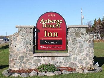 Auberge Doucet Inn Cheticamp Exterior photo